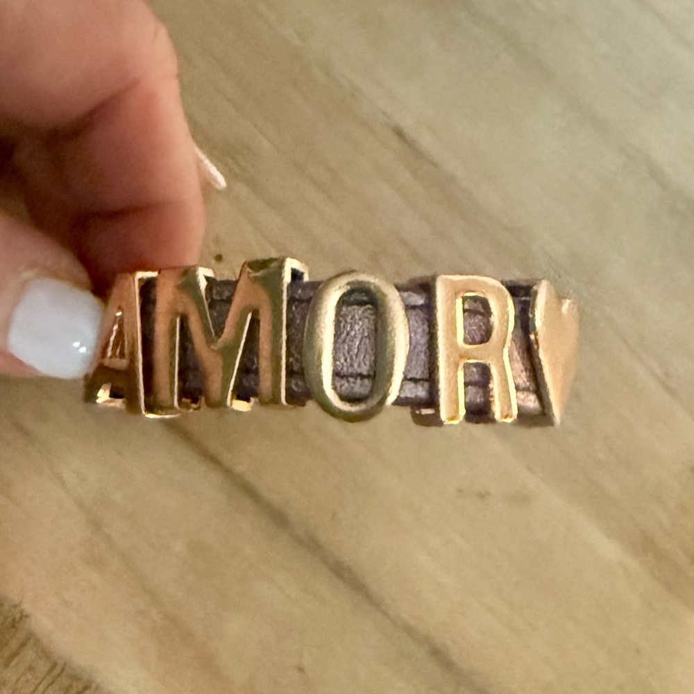 BCBGeneration Metallic Purple Vegan Leather AMOR gold letter snap bracelet - Picture 4 of 8